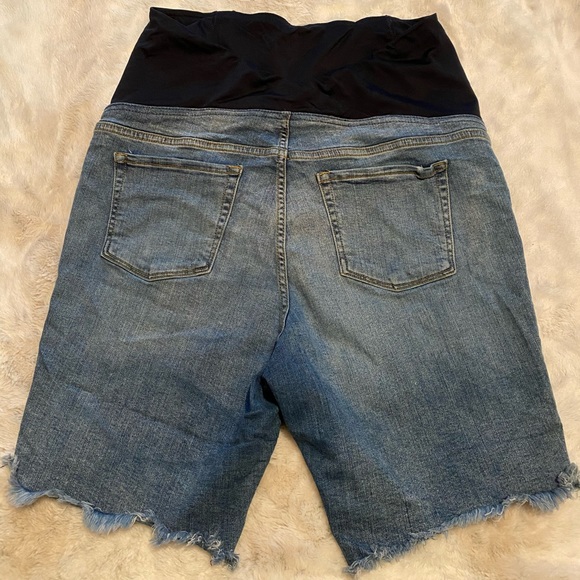 Shorts - Picture 2 of 3